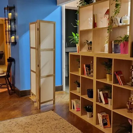 Chez Jeanne Hotel *