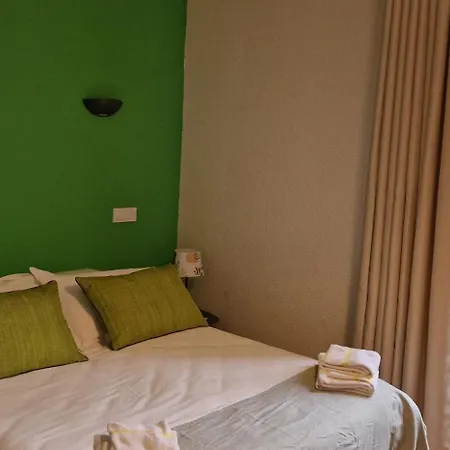 Chez Jeanne Hotel *